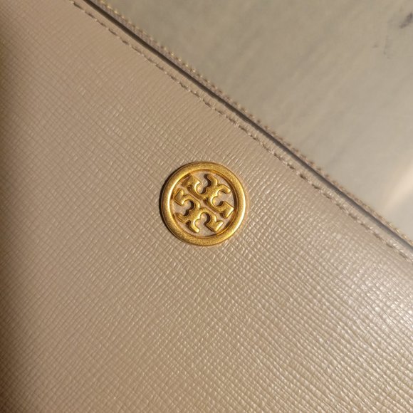 *SOLD* New with tags Tory Burch ROBINSON ZIP SLIM WALLE - Picture 5 of 16